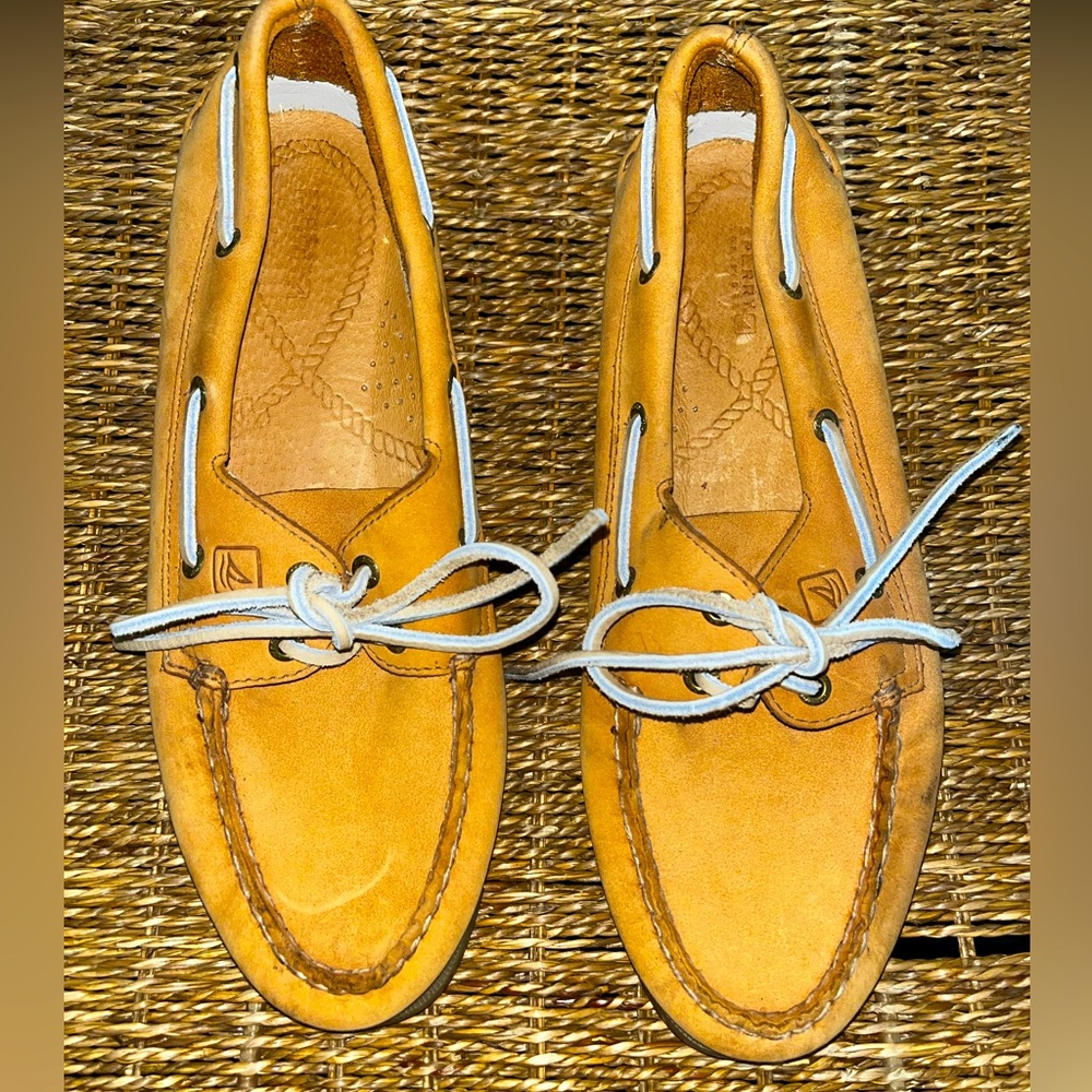 Woman’s Sperry Topsiders 🌵8.5